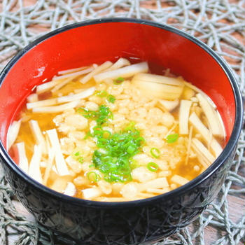 【エリンギとえのきの味噌スープレシピ】食感が楽しい！美味しい栄養たっぷり！【62kcal】