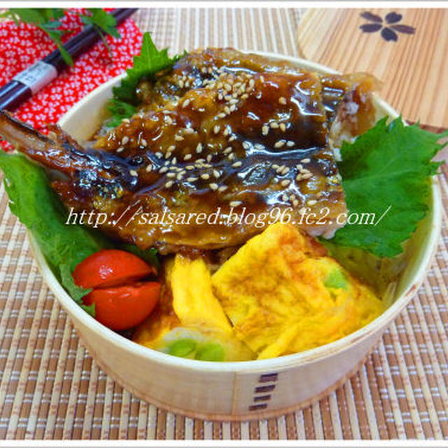 秋刀魚の蒲焼丼 枝豆in甘い卵焼き 新秋刀魚の季節のお弁当