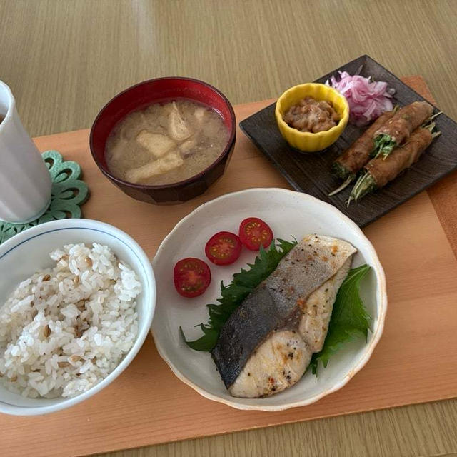 ヒラマサのレモンペッパー焼き(市販)メインの晩御飯