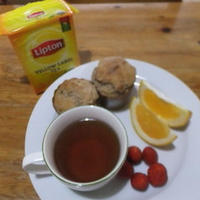 リプトン紅茶とヘルシーマフィン朝食