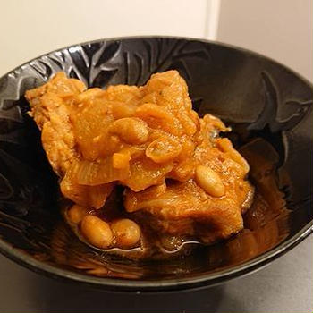 豆と豚のトマト煮