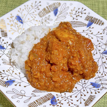 【レシピ　チキントマトカレー】3月14日は金運アップのカレーがラッキー、トマトで仕事運もアップ！