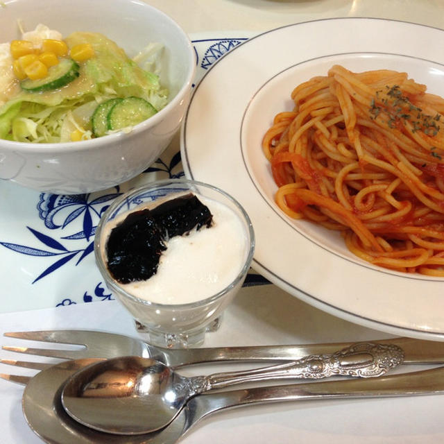 新潟市古町の老舗喫茶店「香里鐘（カリヨン）」