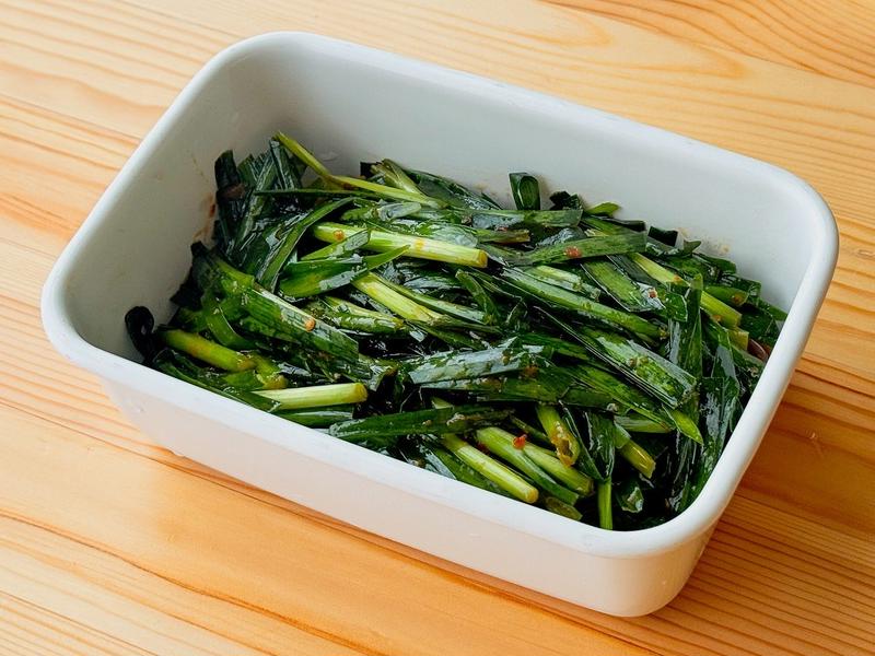 【野菜ひとつ】ニラの豆板醤漬け