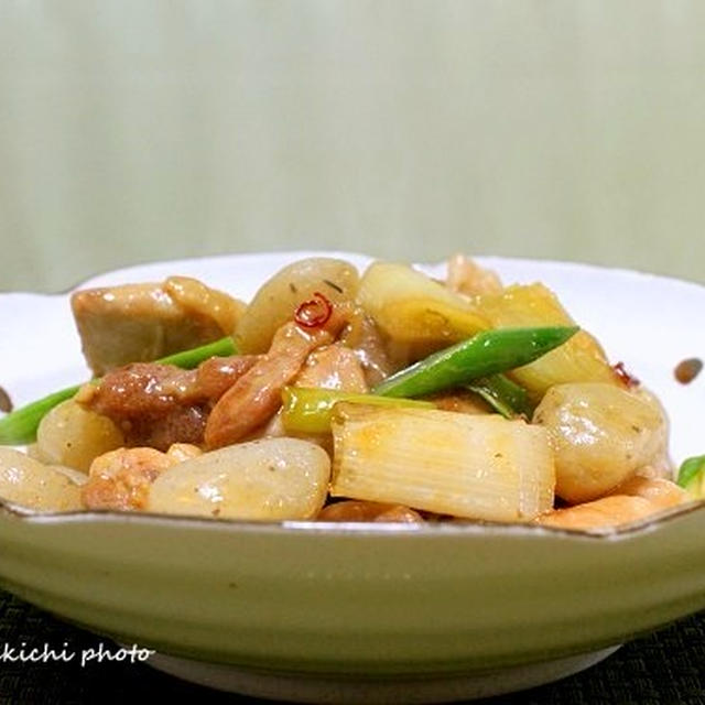 鶏肉とこんにゃくのピリ辛味噌炒め＆簡単だけど旨い「茹で卵のチーズパン粉焼き」＆２０００日連続投稿