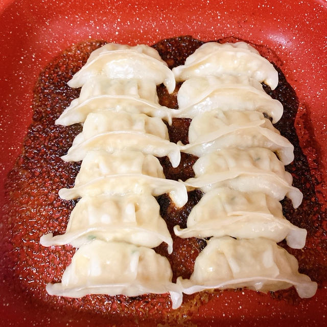 冷凍餃子うまっ!!!