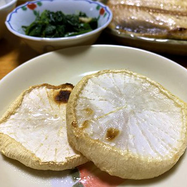 忘れて三日干した大根を魚焼きグリルで焼いて♪