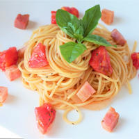 だしとスパイスの魔法シリーズ「ひき肉のトマトバジル炒め」でパスタ♪