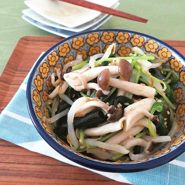 COOKPAD話題入り♪豆苗としめじともやしのわかめナムル