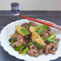 牛肉とじゃがいもの たっぷりブラックペッパー炒め