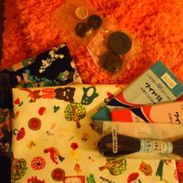 布やボタンを色々買ってきたよ！