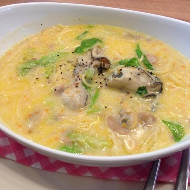 トマオニの牡蠣のクラムチャウダースープスパゲティ