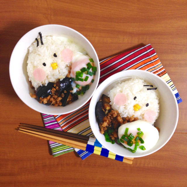 簡単朝ごはん！照り焼き味＊茄子と鶏そぼろで「ヒヨコ丼」