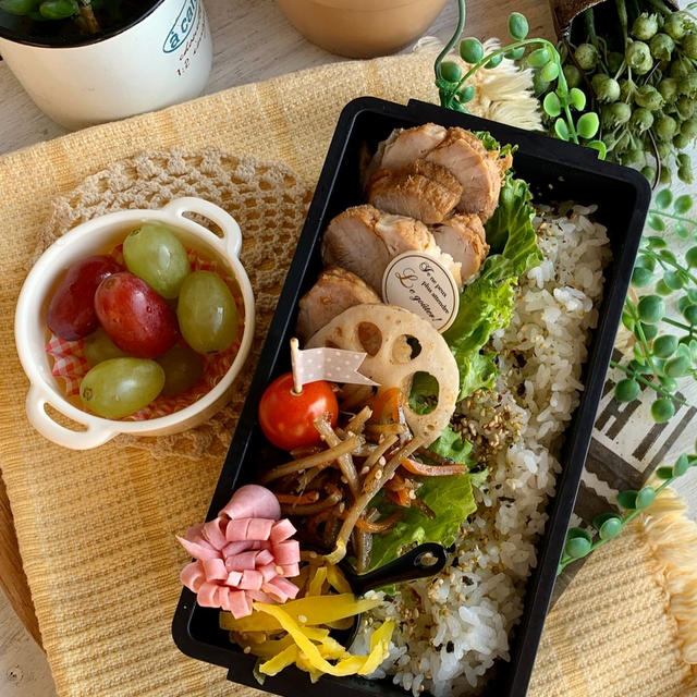 ＊今日の朝ごパンと煮豚弁当＊