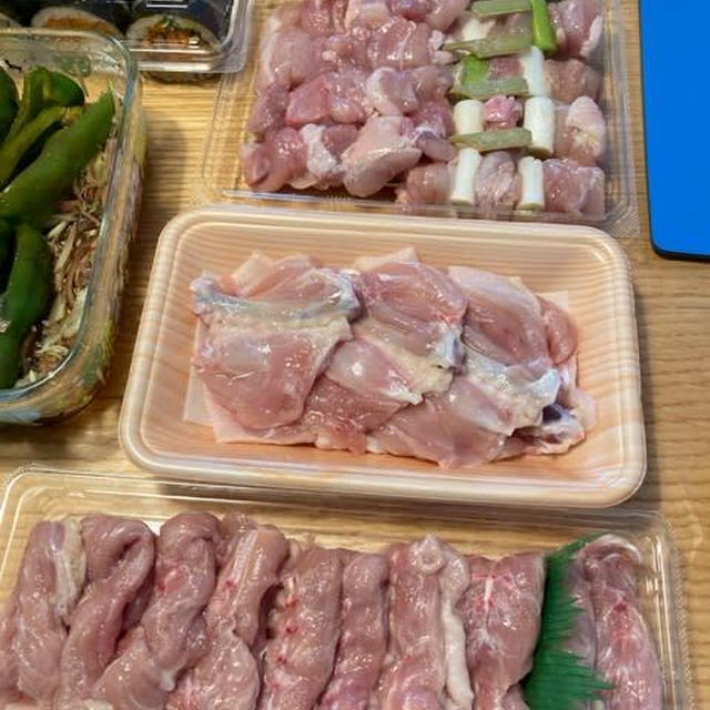 焼き鳥と焼肉、なすの焼き浸し、焼きモンブラン
