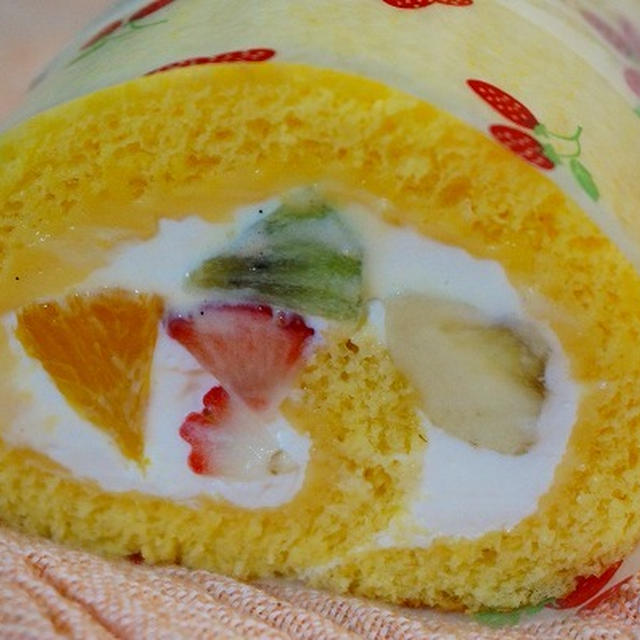 フルーツロールケーキ