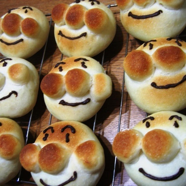 いもアンパンマン、焼き鮭弁当