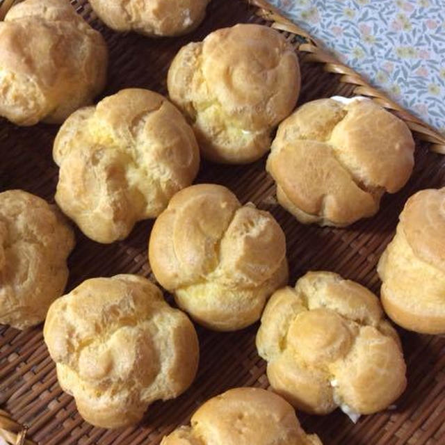 シュークリーム練習中