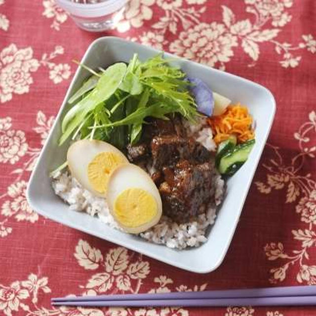 軟骨ソーキ丼