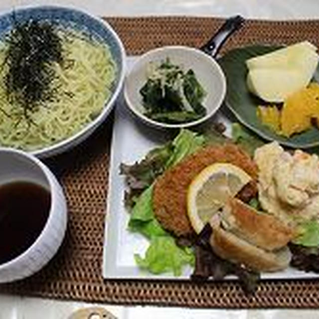 お昼のワンプレートランチと手作りパン