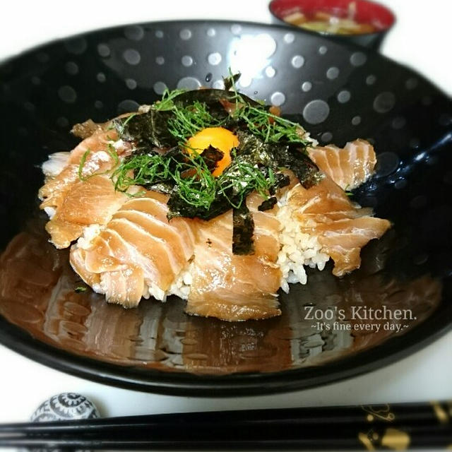 遅ごはん。かじきまぐろの簡単漬け丼♡