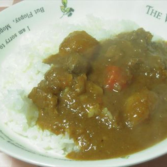 チキンカレーとビーフカレーの食べ比べ