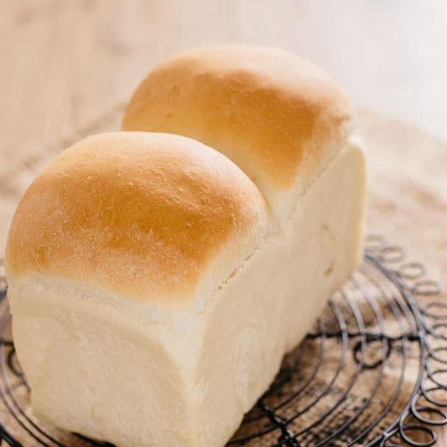 Shokupan Japanese fluffy white bread loaf