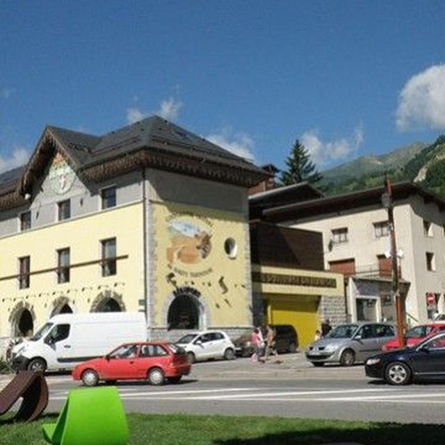 SAVOIEの山散歩－Bourg-St.Mauriceのマルシェでお買い物