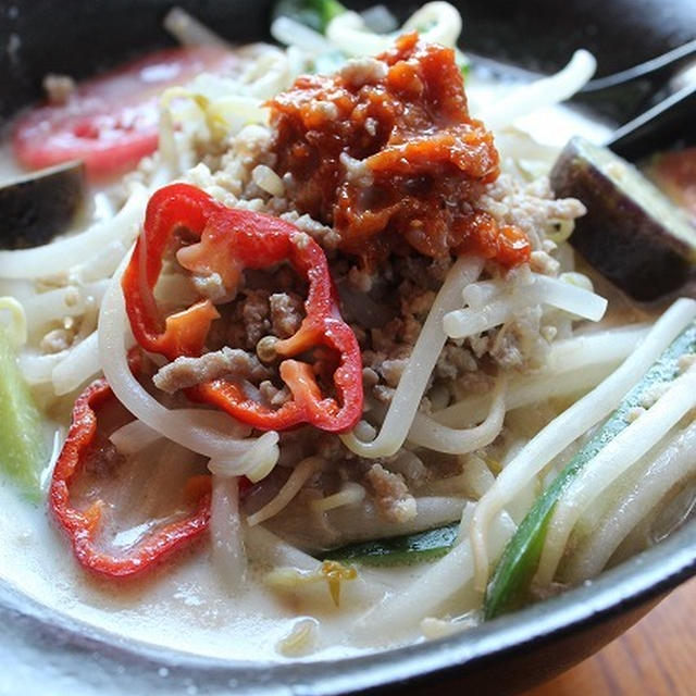 違う味を一度に味わえる♪豆乳入りコチュジャン麺