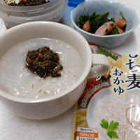 ：#暮らしのおかゆ　もち麦おかゆに海苔入りなめたけを添えて
