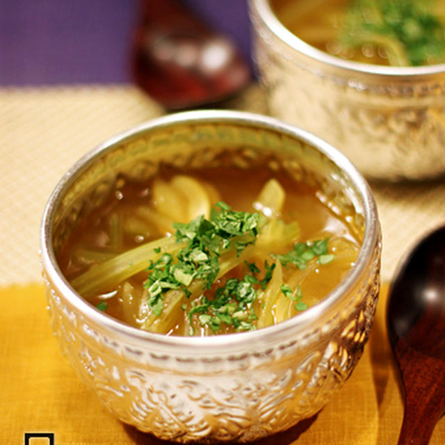 葉っぱも使おう セロリのカレースープ By うーらさん レシピブログ 料理ブログのレシピ満載