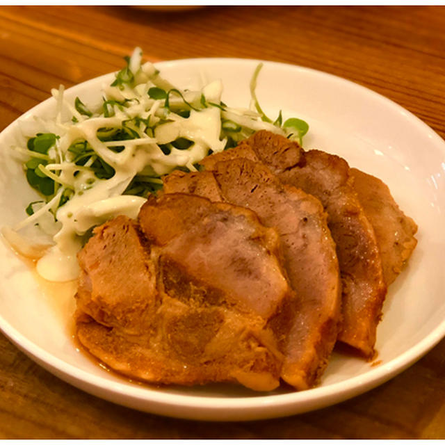 煮豚に骨が折れる