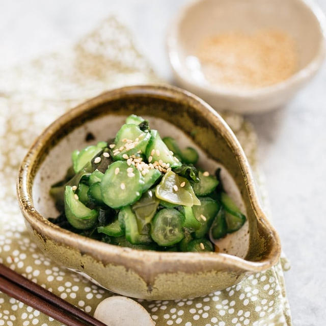 Japanese cucumber salad (Cucumber Sunomono)