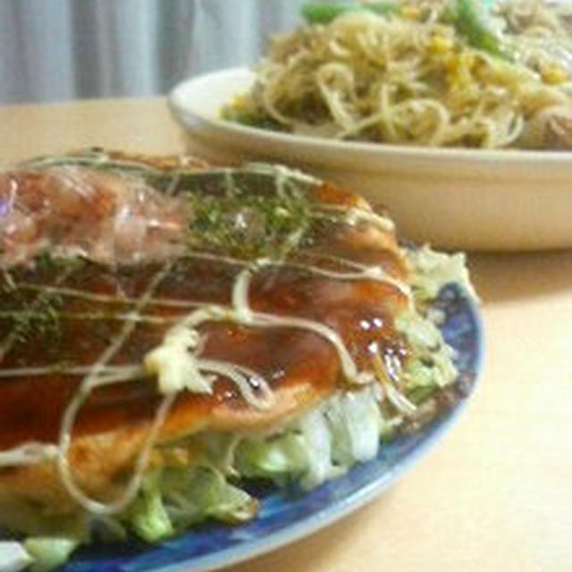晩ごはん(お好み焼&塩焼ソバ)