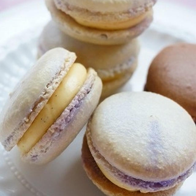 マカロン　ラムレーズンとチョコ