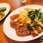 お家で「筋肉食堂」な２種類のステーキの高たんぱく糖質オフランチプレート