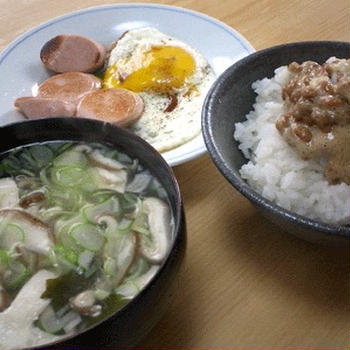 しいたけ味噌汁　今日の朝食