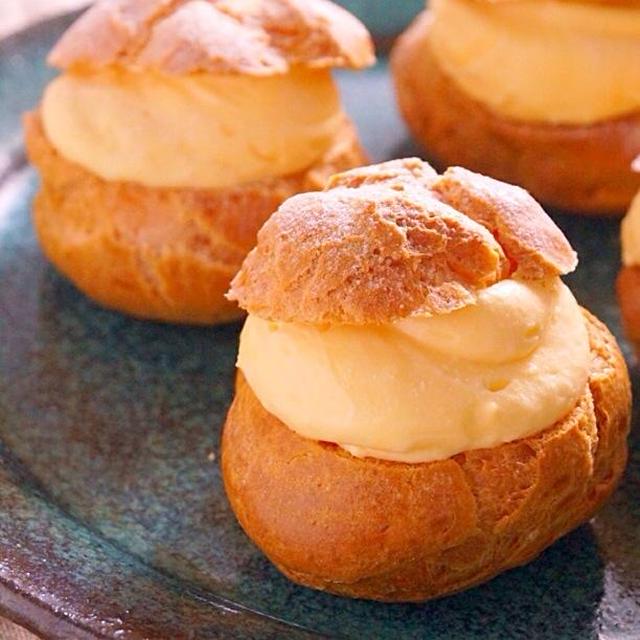 シューとはフランス語で「キャベツ」という意味、シュー・ア・ラ・クレーム（Chou à la crèam）