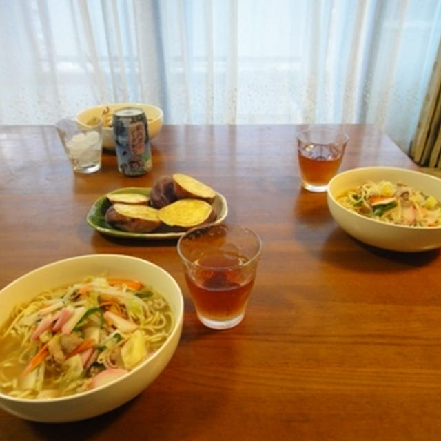 １０月３日の夕飯　***　ちゃんぽん　と　なぜか？焼き芋♪　***