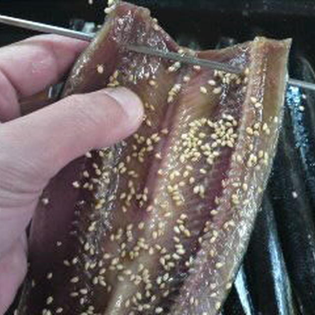 サンマのみりん干し 串の刺し方 干し方 By 魚屋さんさん レシピブログ 料理ブログのレシピ満載
