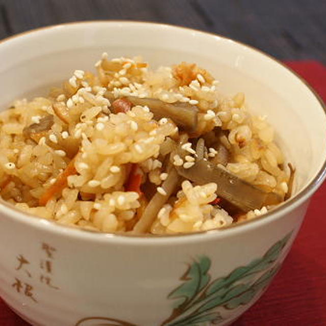 11/10/02　生姜昆布ごぼうとキムチの炊き込みご飯