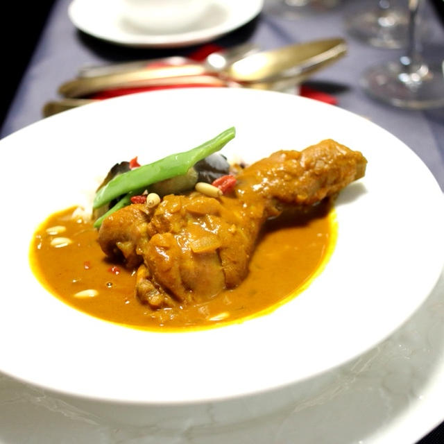 花嫁さんのお料理レッスン、チキンカレーを作る。体を作るために
