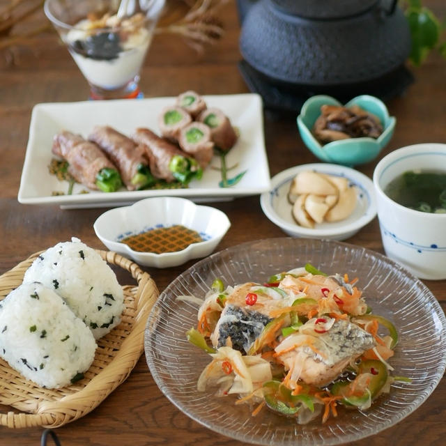 新玉ねぎと鮭の南蛮漬けと豚肉のネギ巻き