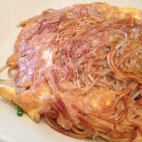 冷食を使って ～ 「五目中華丼の具」で「梅蘭風やきそば」。