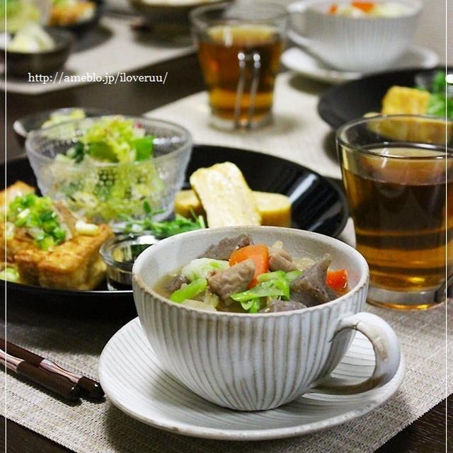 パラティッシＶＳやぎ子。～たっぷりお野菜のモツ煮込み定食～