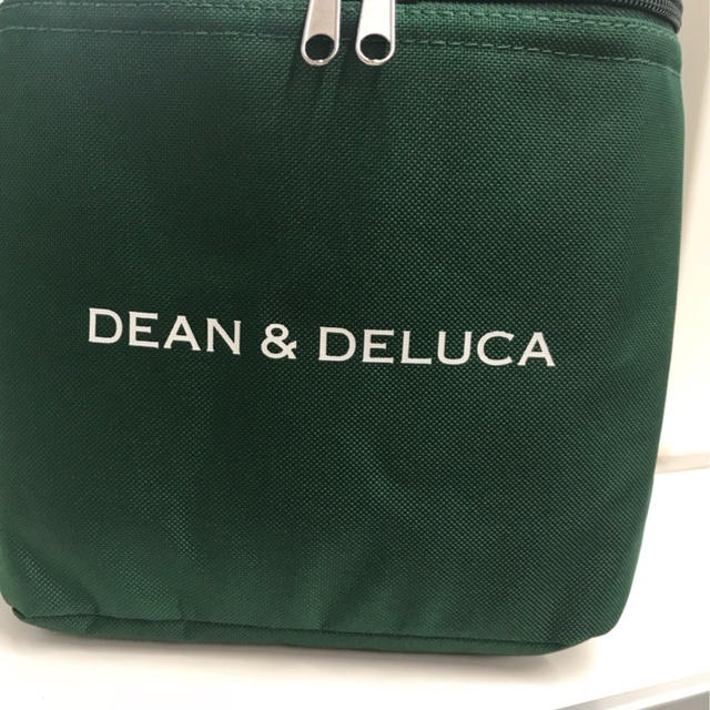 付録買いした、〝DEAN &Deluca〟の保冷バッグ