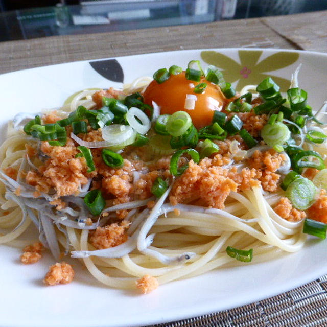 しゃけとしらすの釜玉パスタ