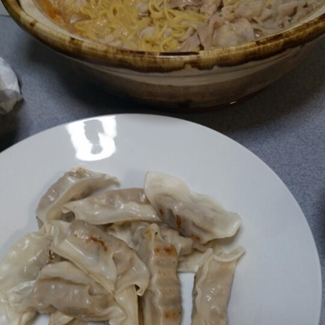 餃子と煮込みラーメン365円