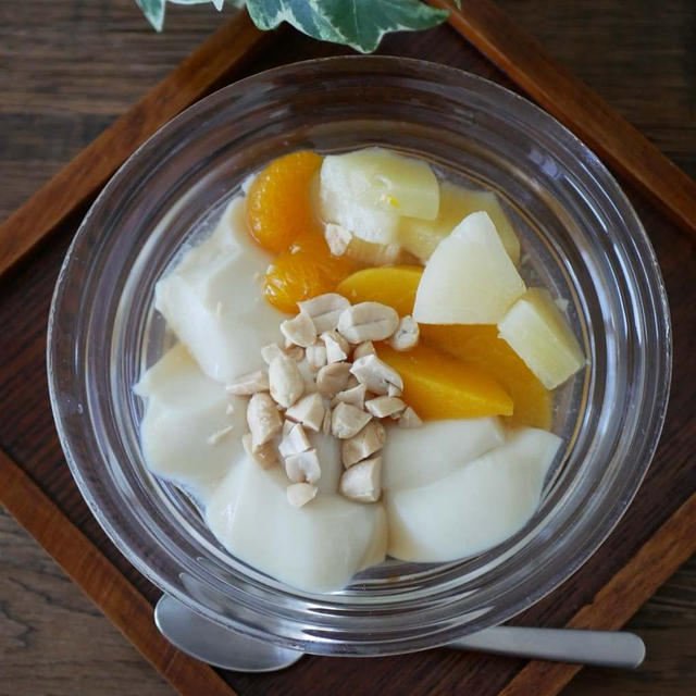 シロップで食べる豆花（トウファ）