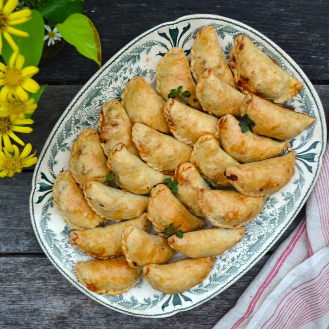 Chicken Empanadas チキンエンパナーダ